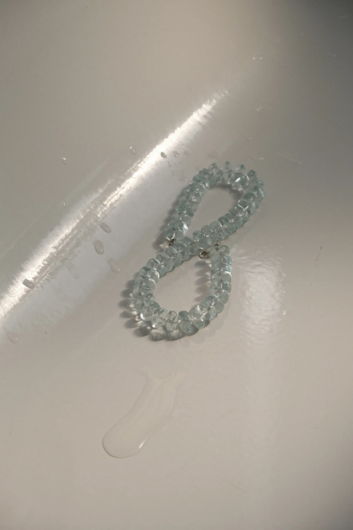 BOTTLE GREEN NECKLACE