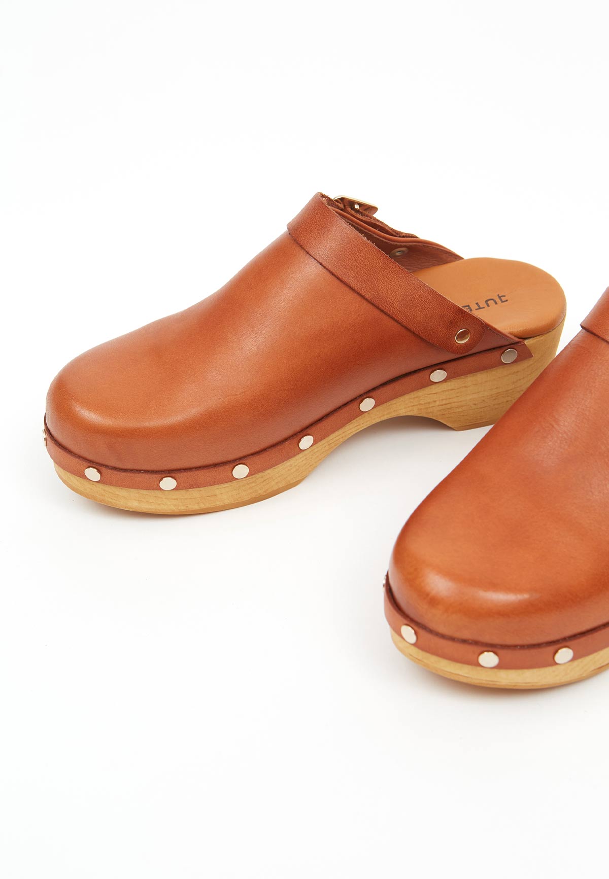LEATHER CLOGS - Moeon