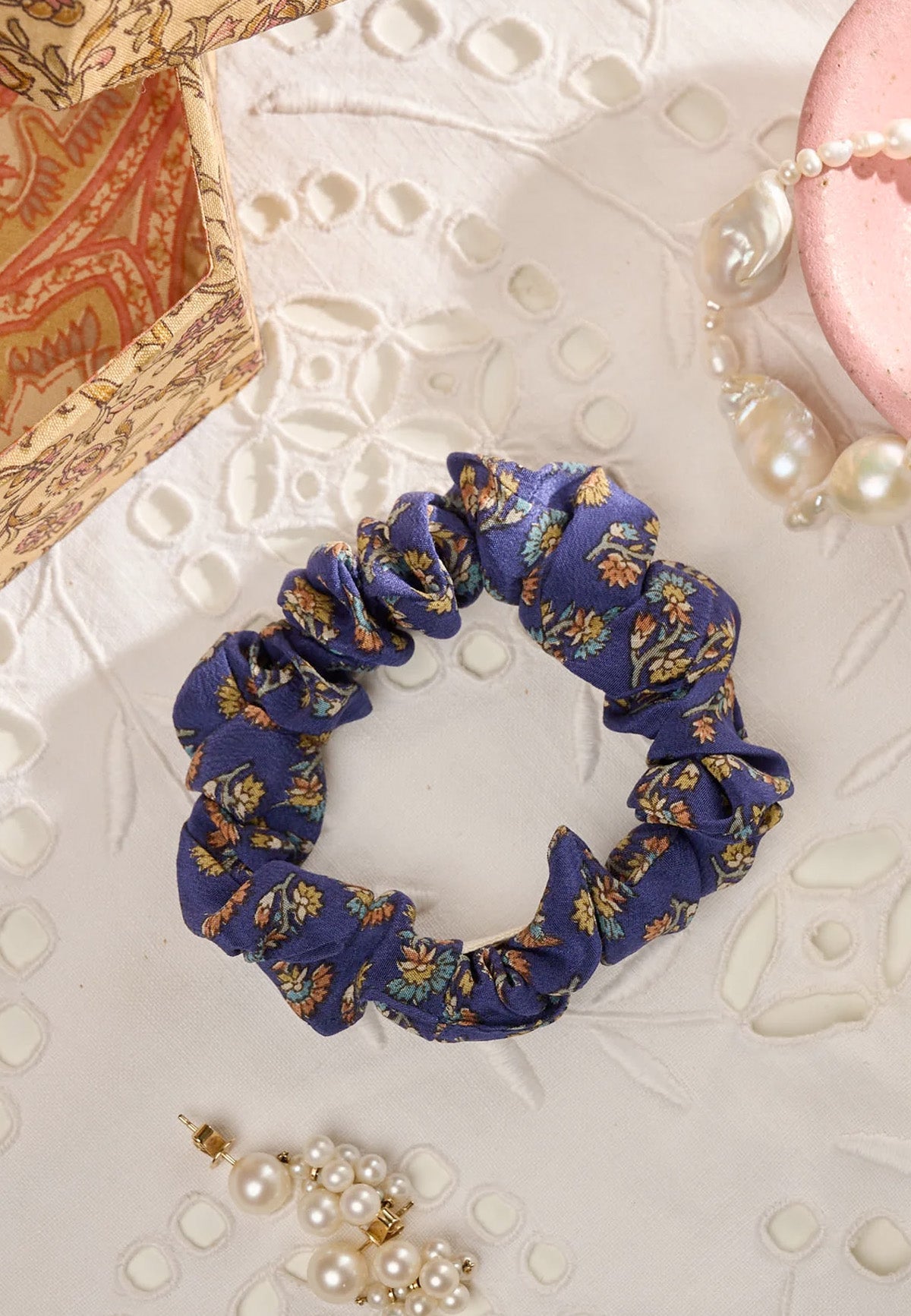 GIA SILK SCRUNCHIE - Moeon