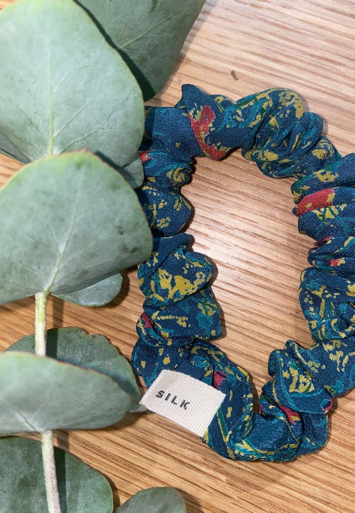 GIA SILK SCRUNCHIE - Moeon